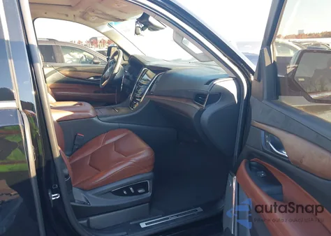 2018 Cadillac Escalade Luxury z USA, uszkodzony, nr VIN 1GYS4BKJ0JR124792